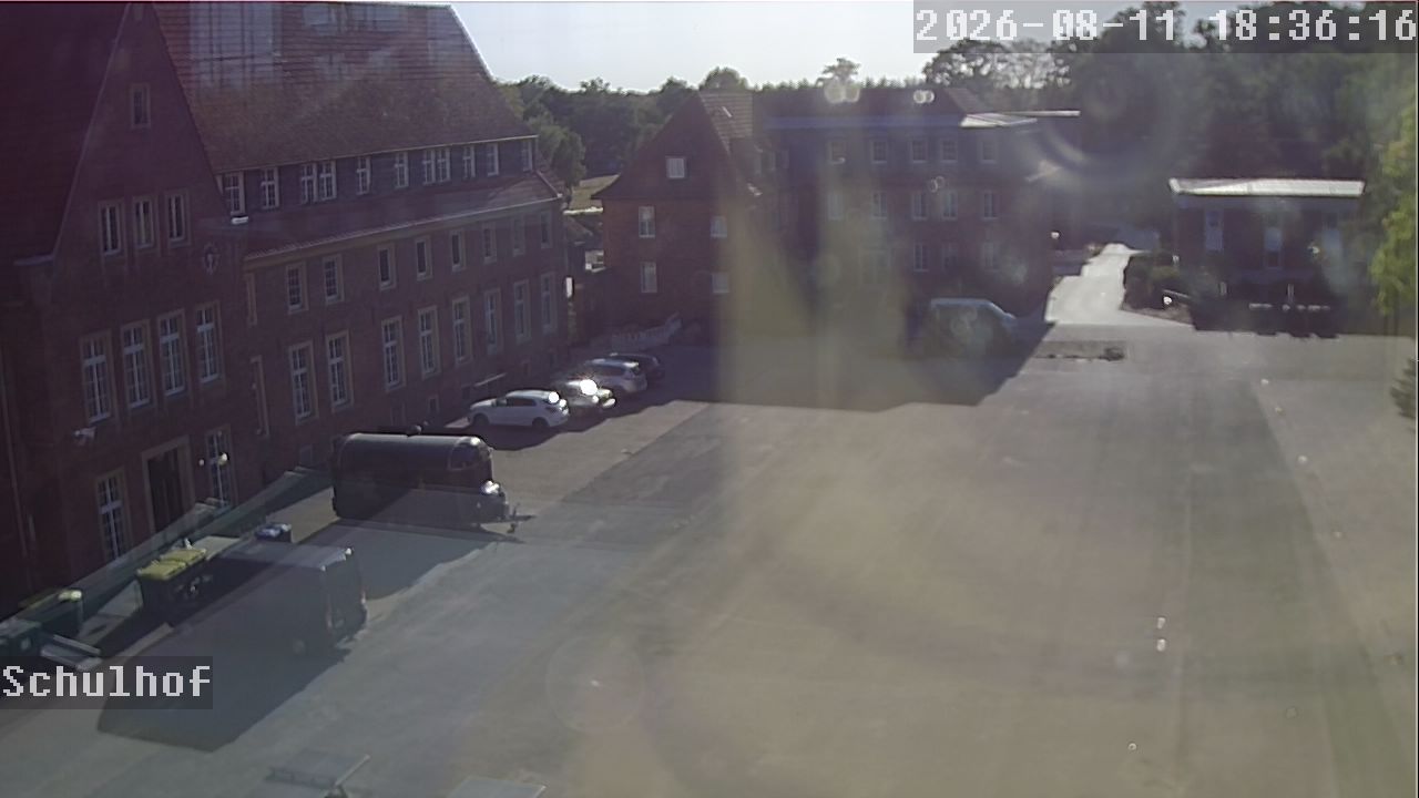 Webcam Schulhof 18:36