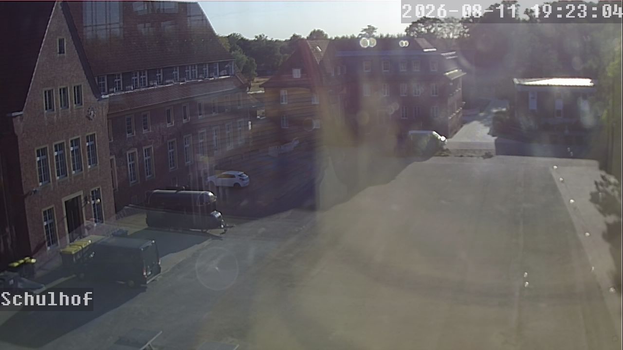 Webcam Schulhof 19:23