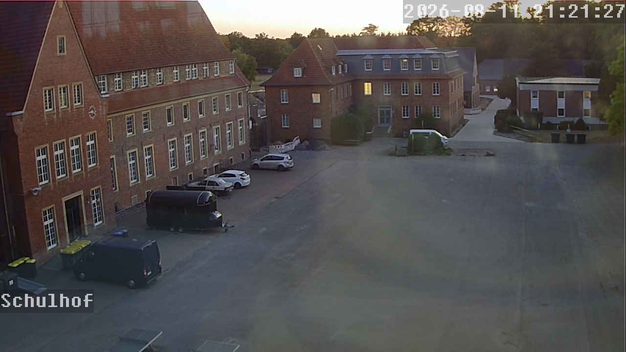 Webcam Schulhof 21:21