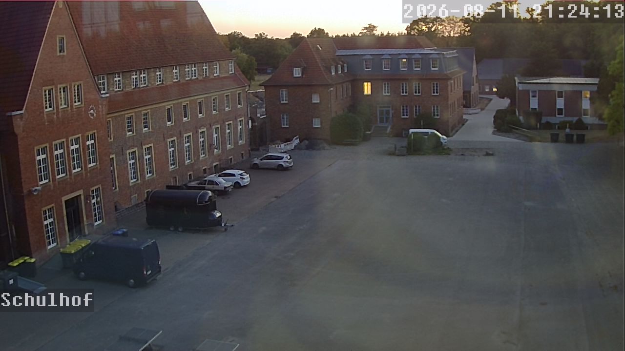 Webcam Schulhof 21:24