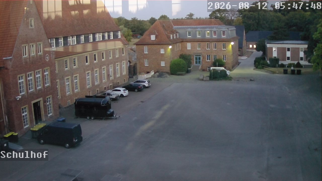 Webcam Schulhof 05:47