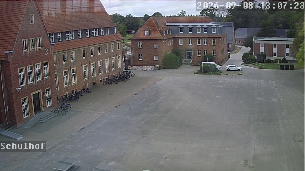 Webcam Schulhof 13:07