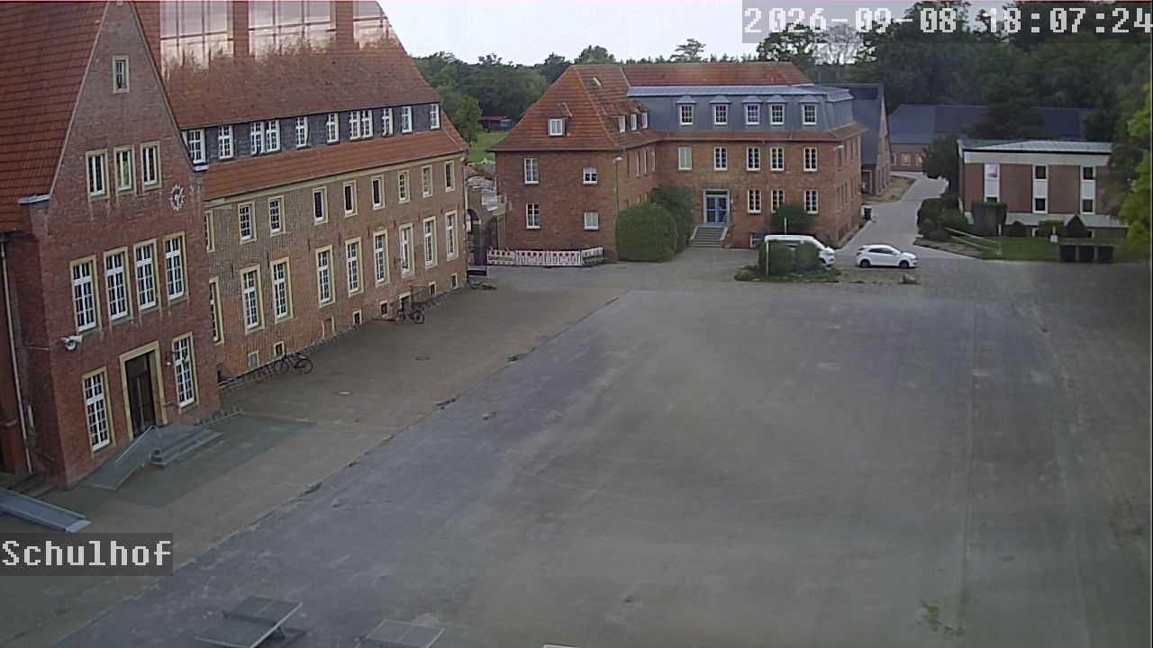 Webcam Schulhof 18:07