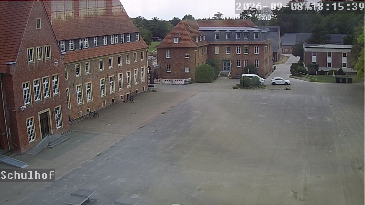 Webcam Schulhof 18:15