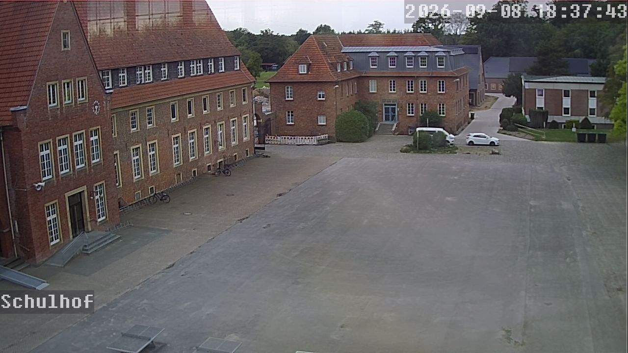 Webcam Schulhof 18:37