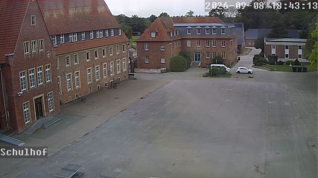 Webcam Schulhof 18:43