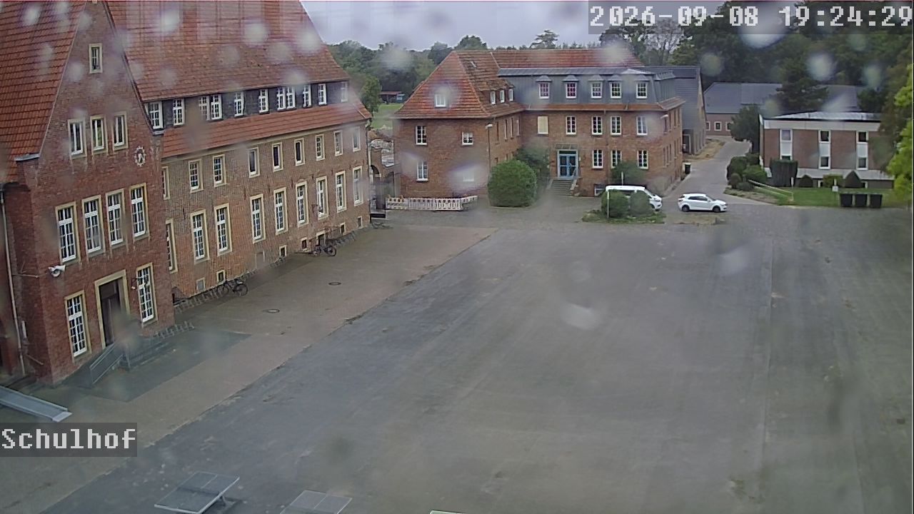 Webcam Schulhof 19:24