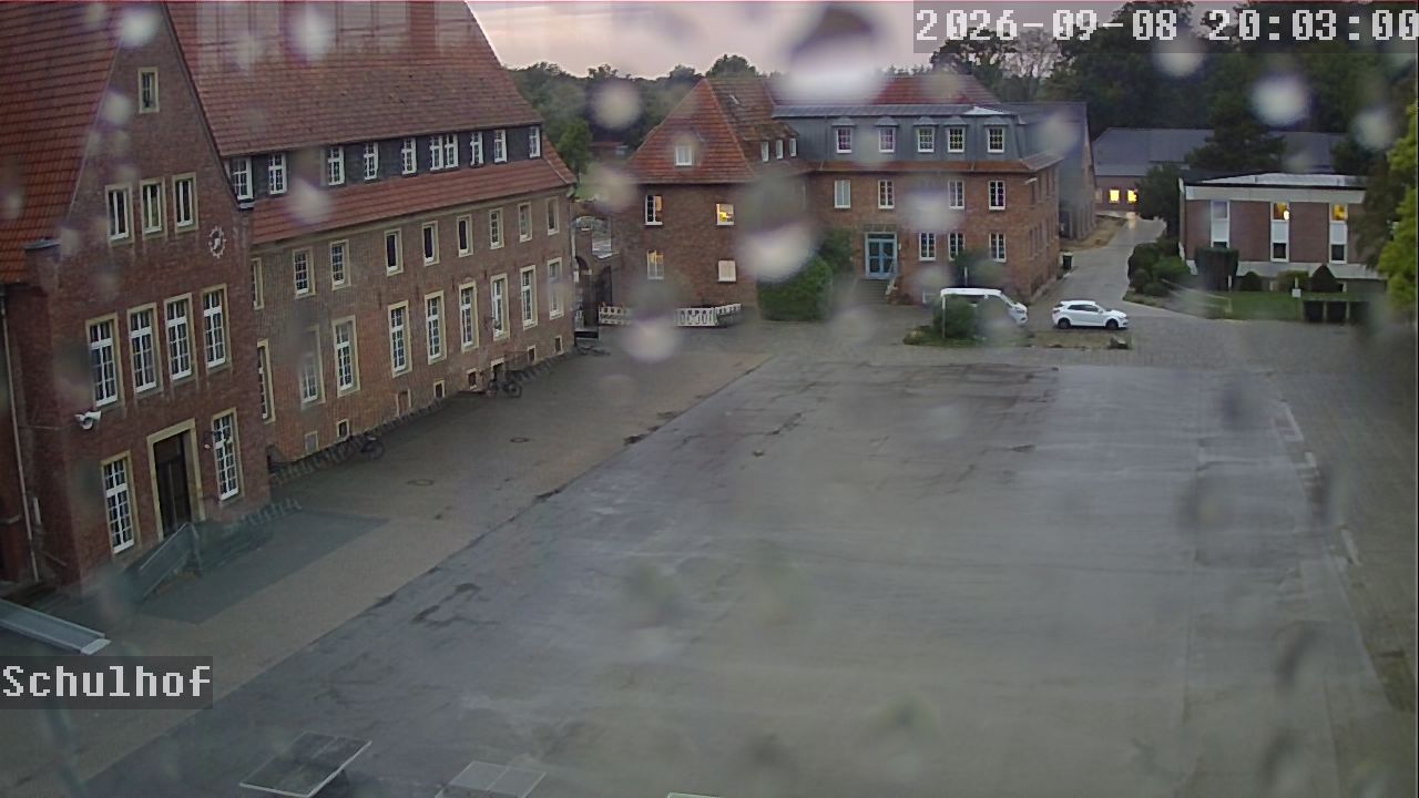 Webcam Schulhof 20:03