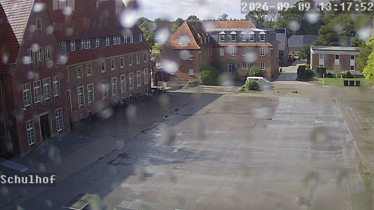 Webcam Schulhof 13:17