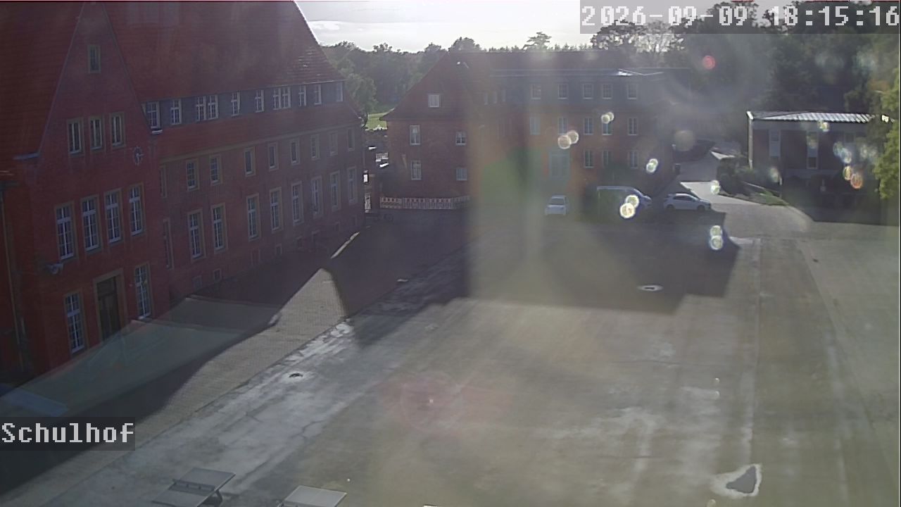 Webcam Schulhof 18:15