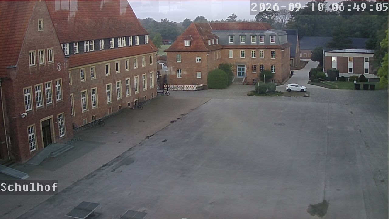 Webcam Schulhof 06:49