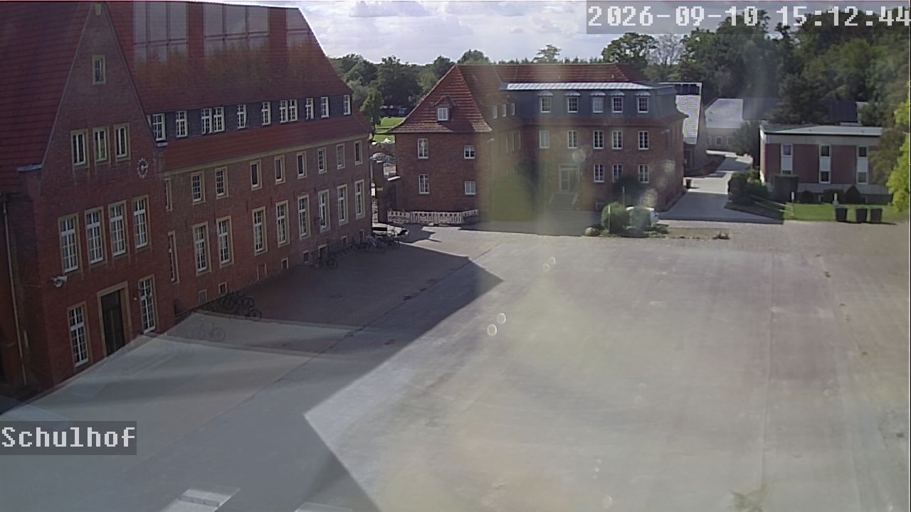 Webcam Schulhof 15:12