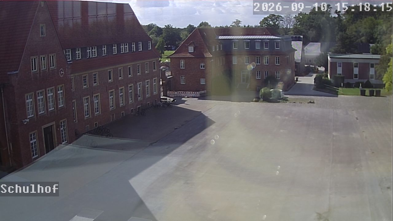 Webcam Schulhof 15:18