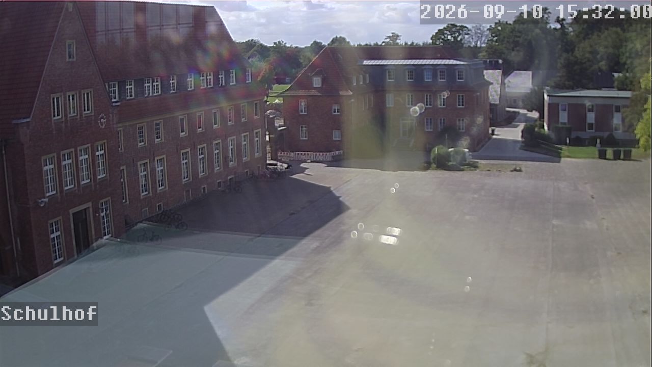 Webcam Schulhof 15:32