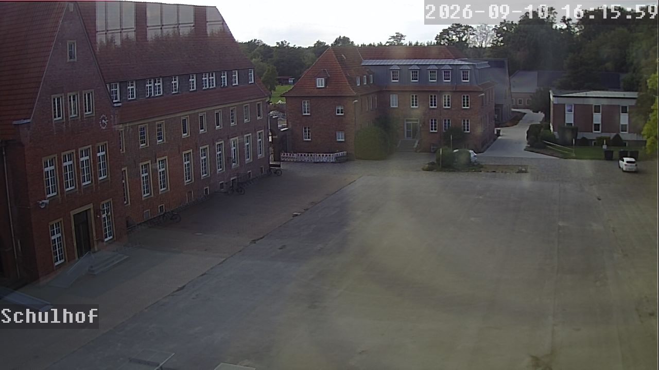 Webcam Schulhof 16:16