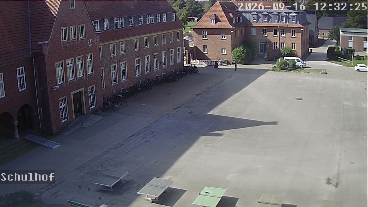 Webcam Schulhof 12:32