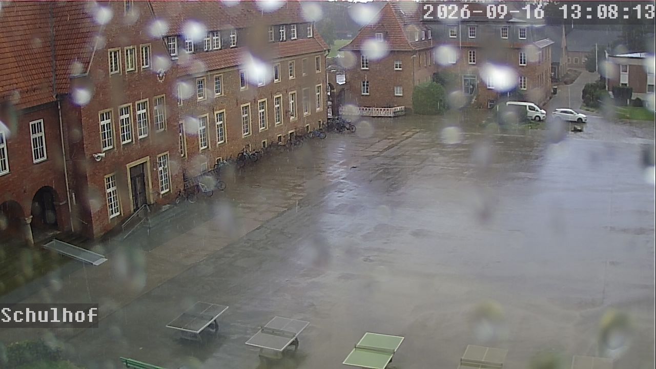 Webcam Schulhof 13:08