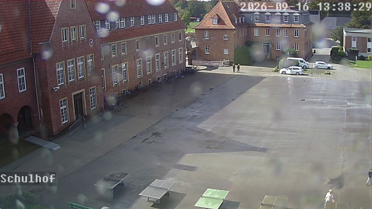 Webcam Schulhof 13:38