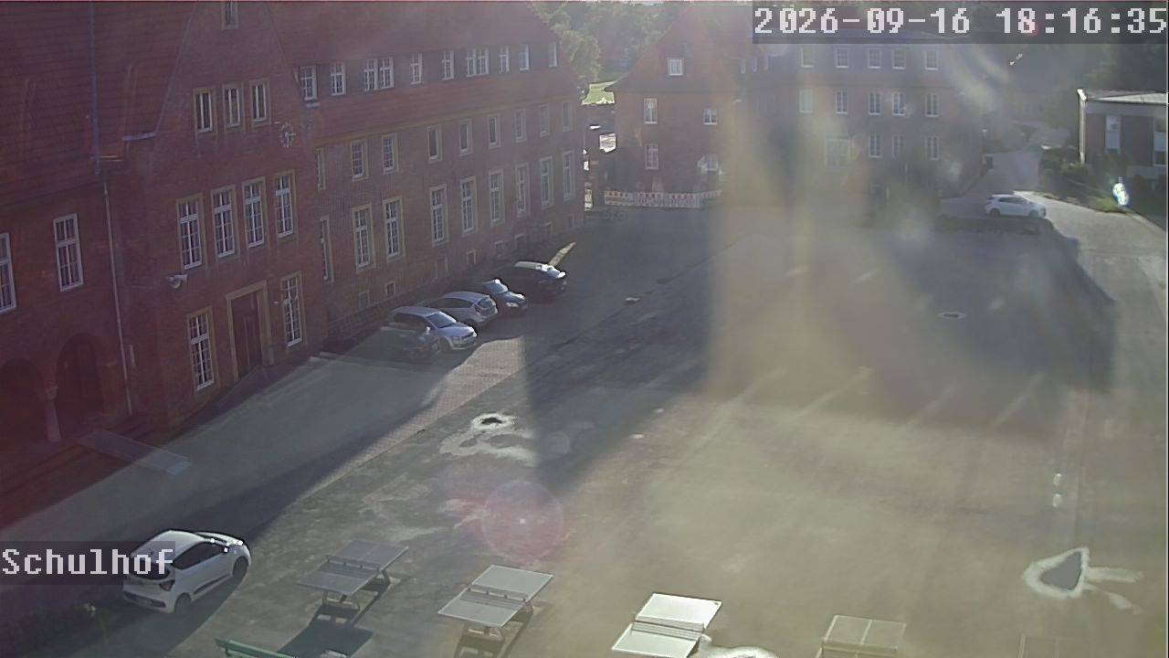 Webcam Schulhof 18:16
