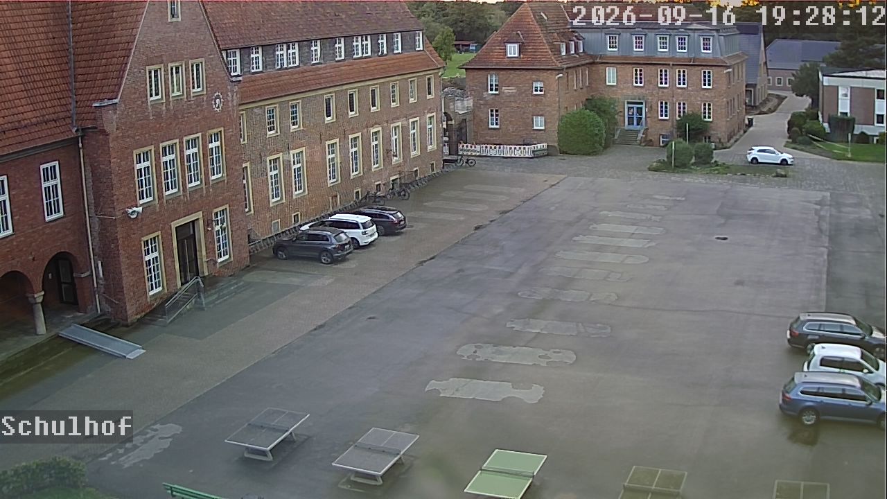 Webcam Schulhof 19:28