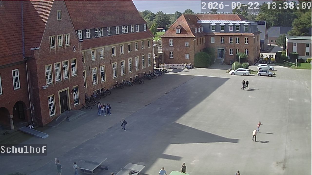Webcam Schulhof 13:38