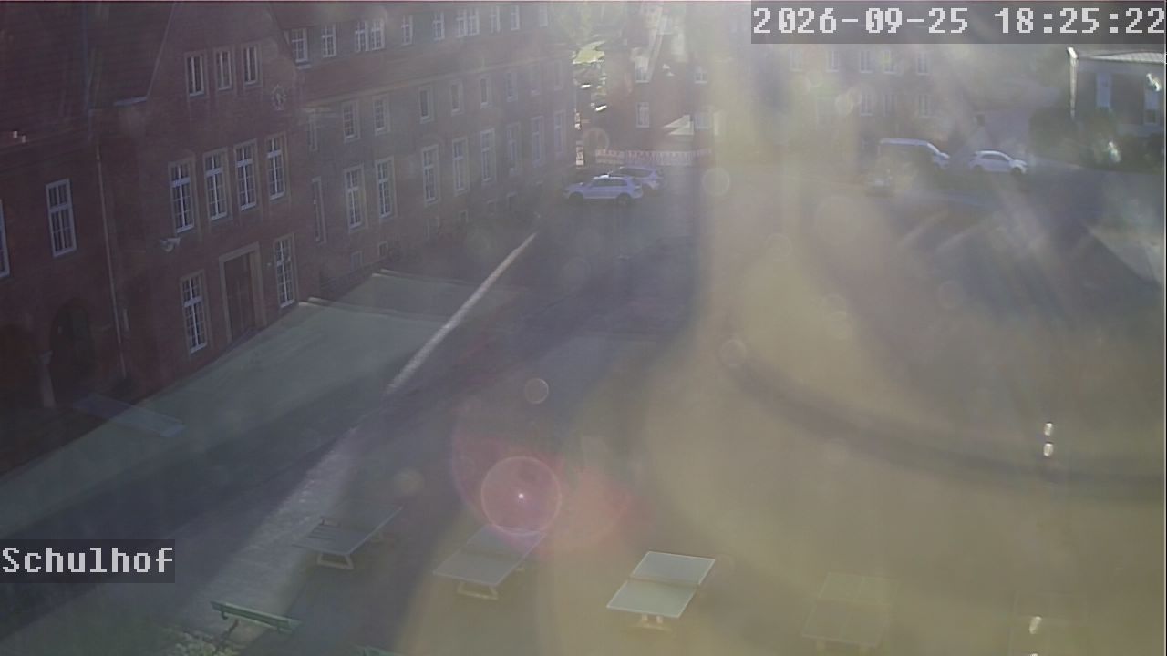 Webcam Schulhof 18:25