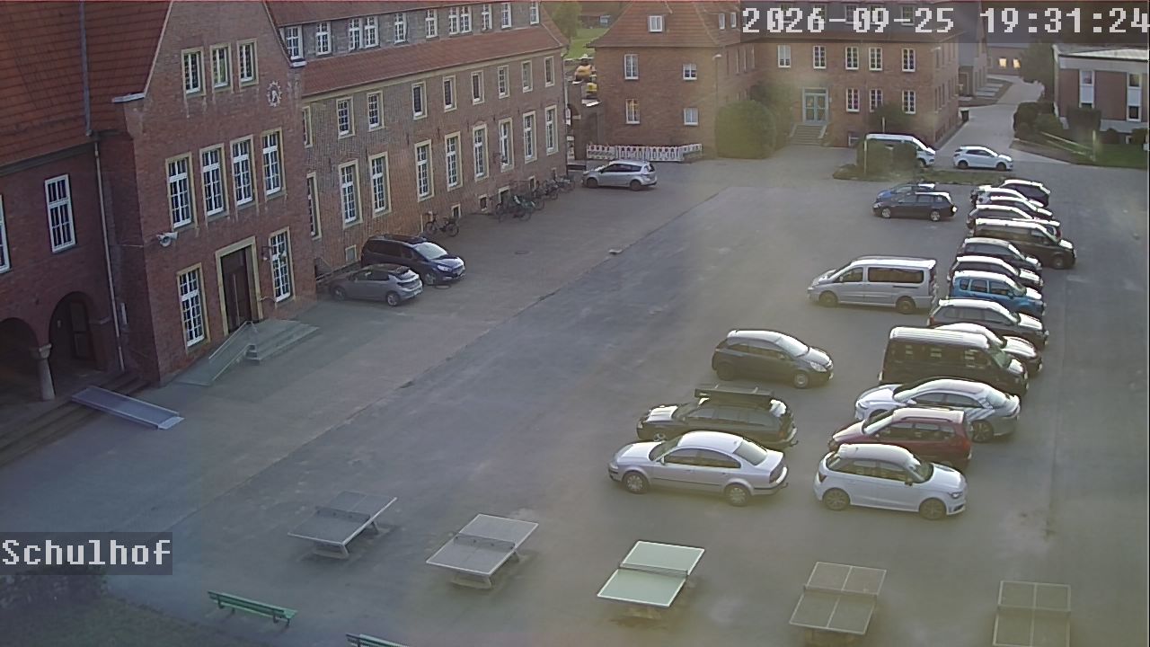 Webcam Schulhof 19:31