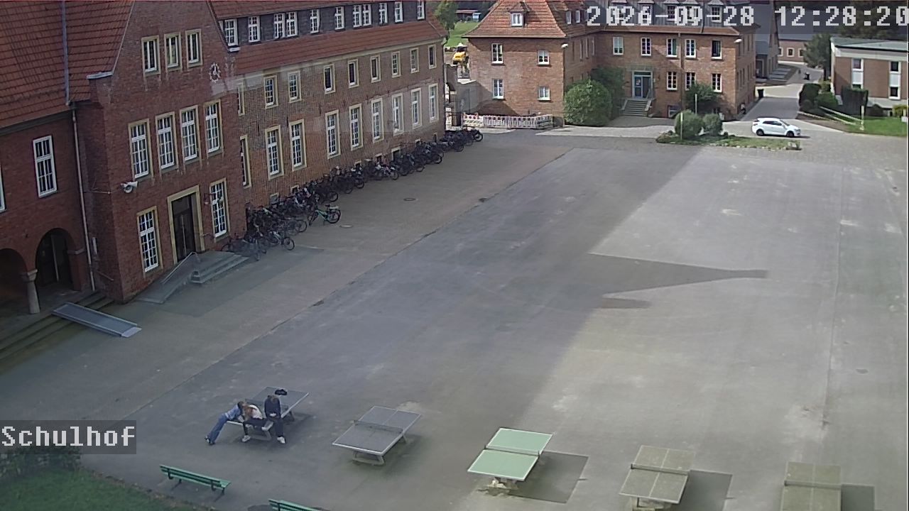 Webcam Schulhof 12:28