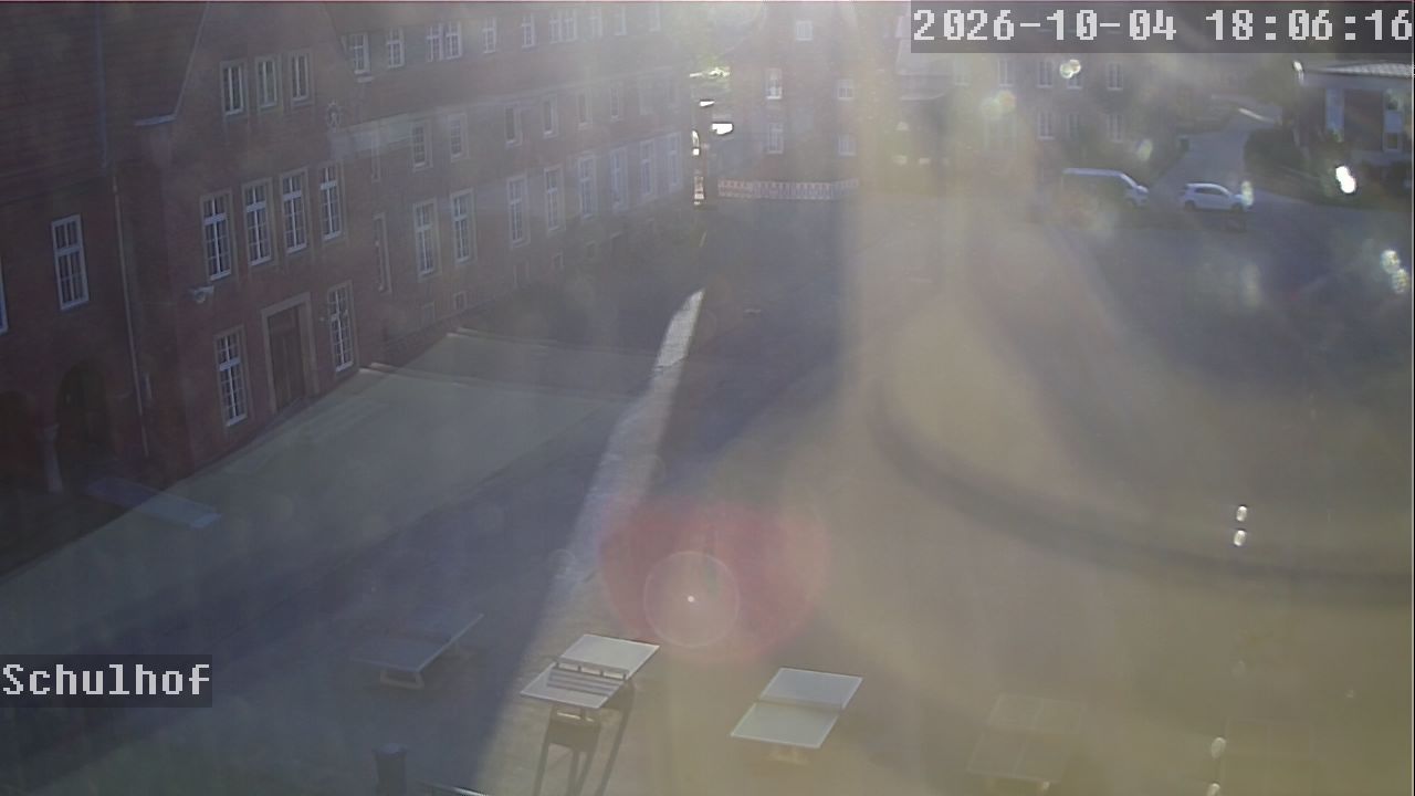 Webcam Schulhof 18:06