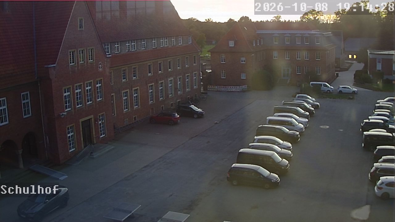 Webcam Schulhof 19:14
