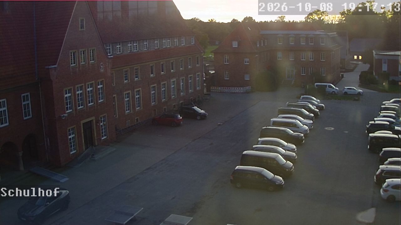 Webcam Schulhof 19:17