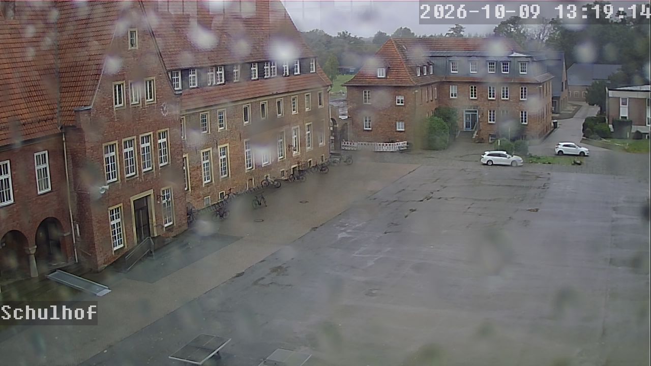 Webcam Schulhof 13:19