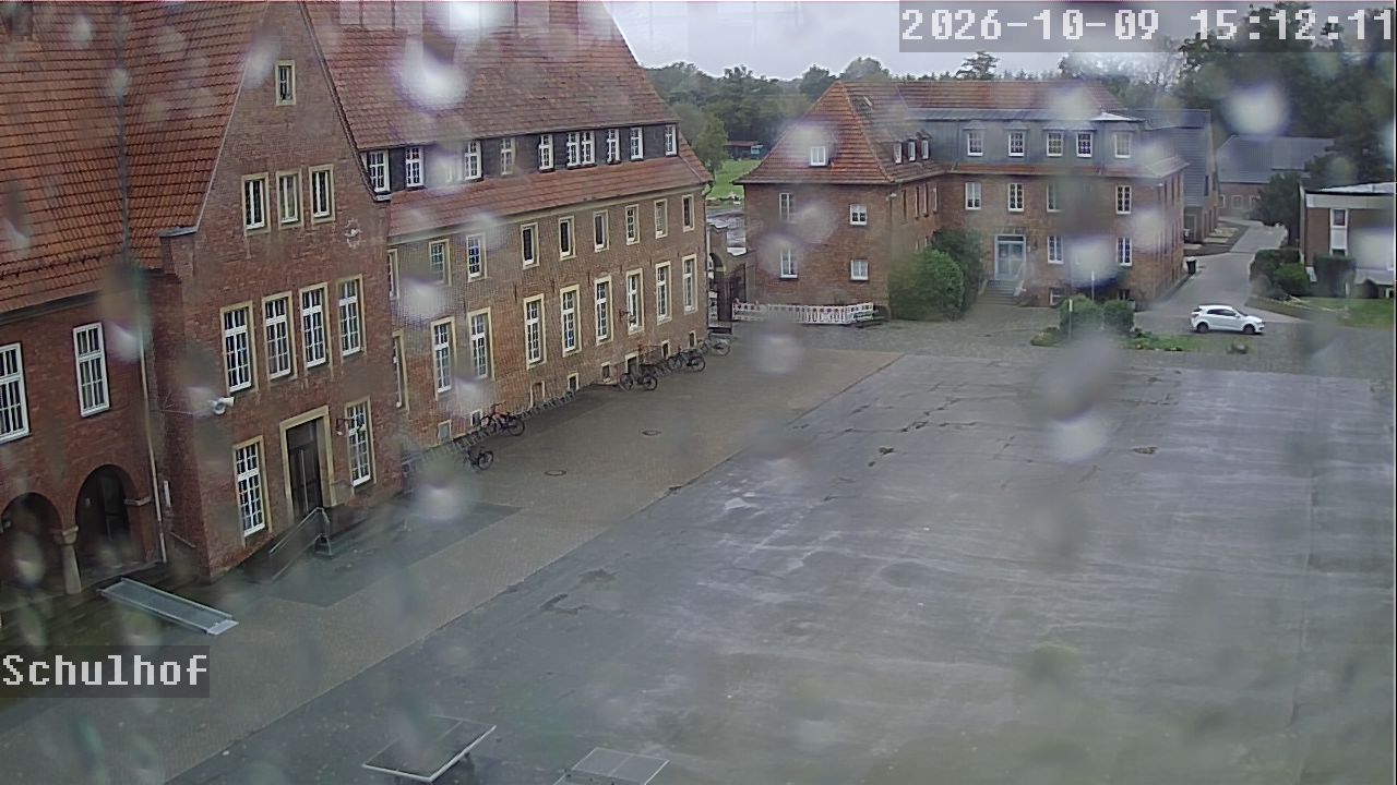 Webcam Schulhof 15:12