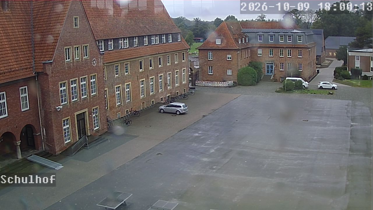 Webcam Schulhof 18:00
