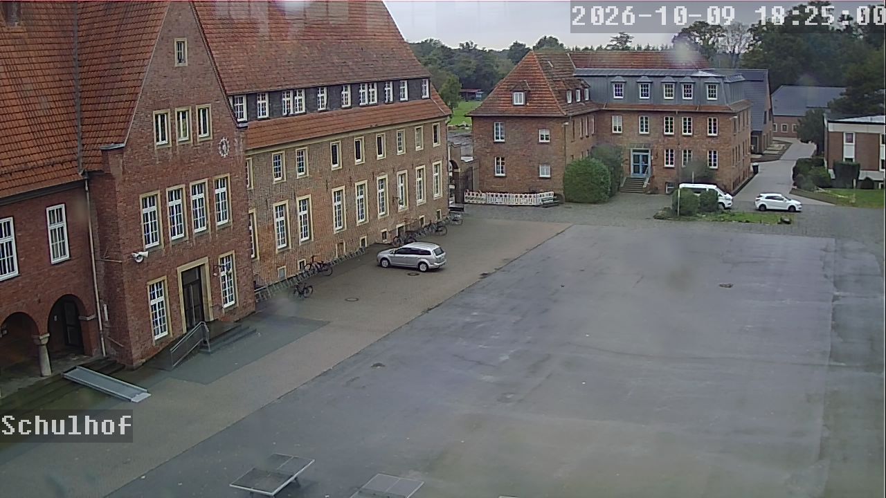 Webcam Schulhof 18:25