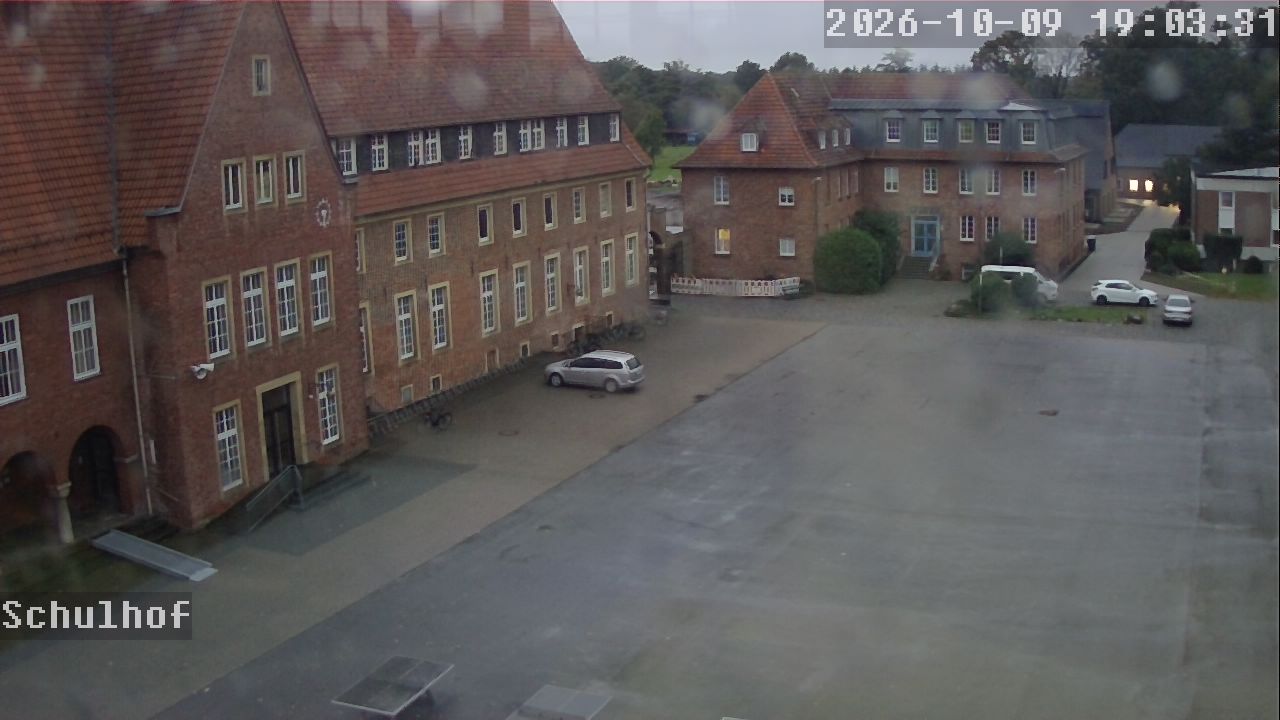 Webcam Schulhof 19:03