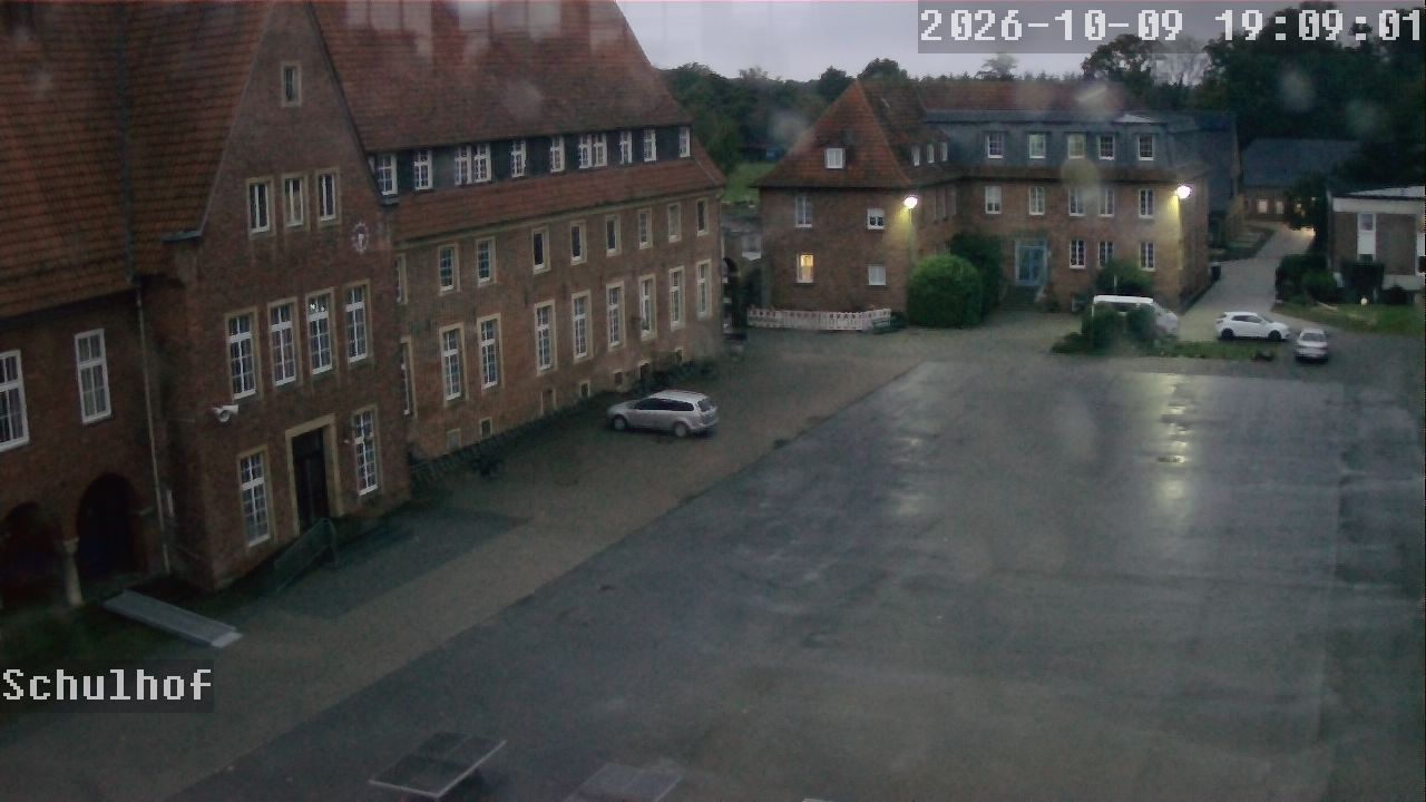 Webcam Schulhof 19:09
