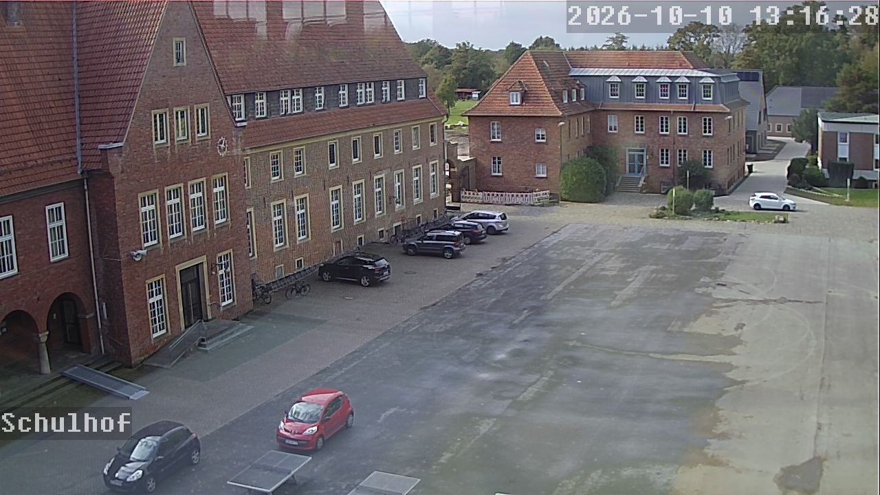 Webcam Schulhof 13:16
