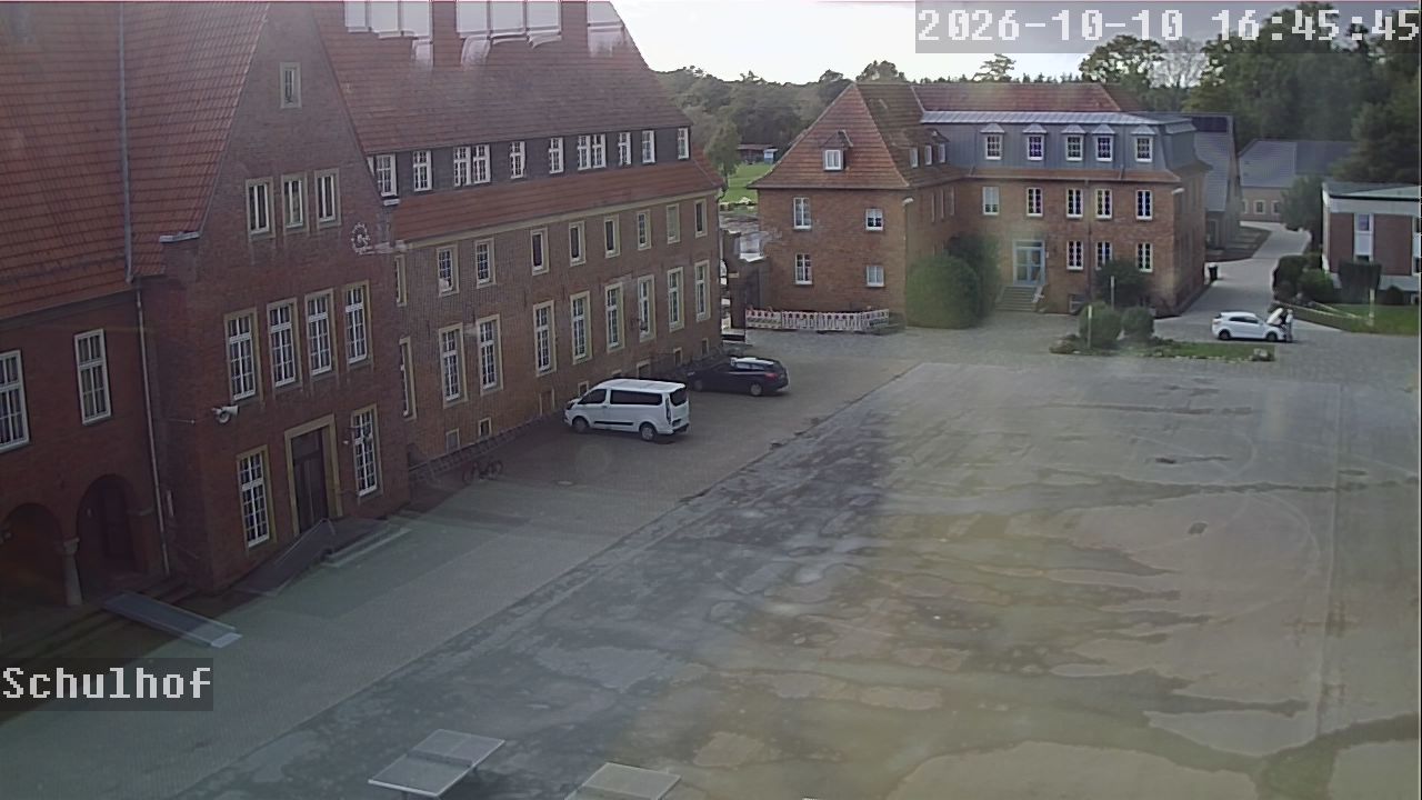 Webcam Schulhof 16:45