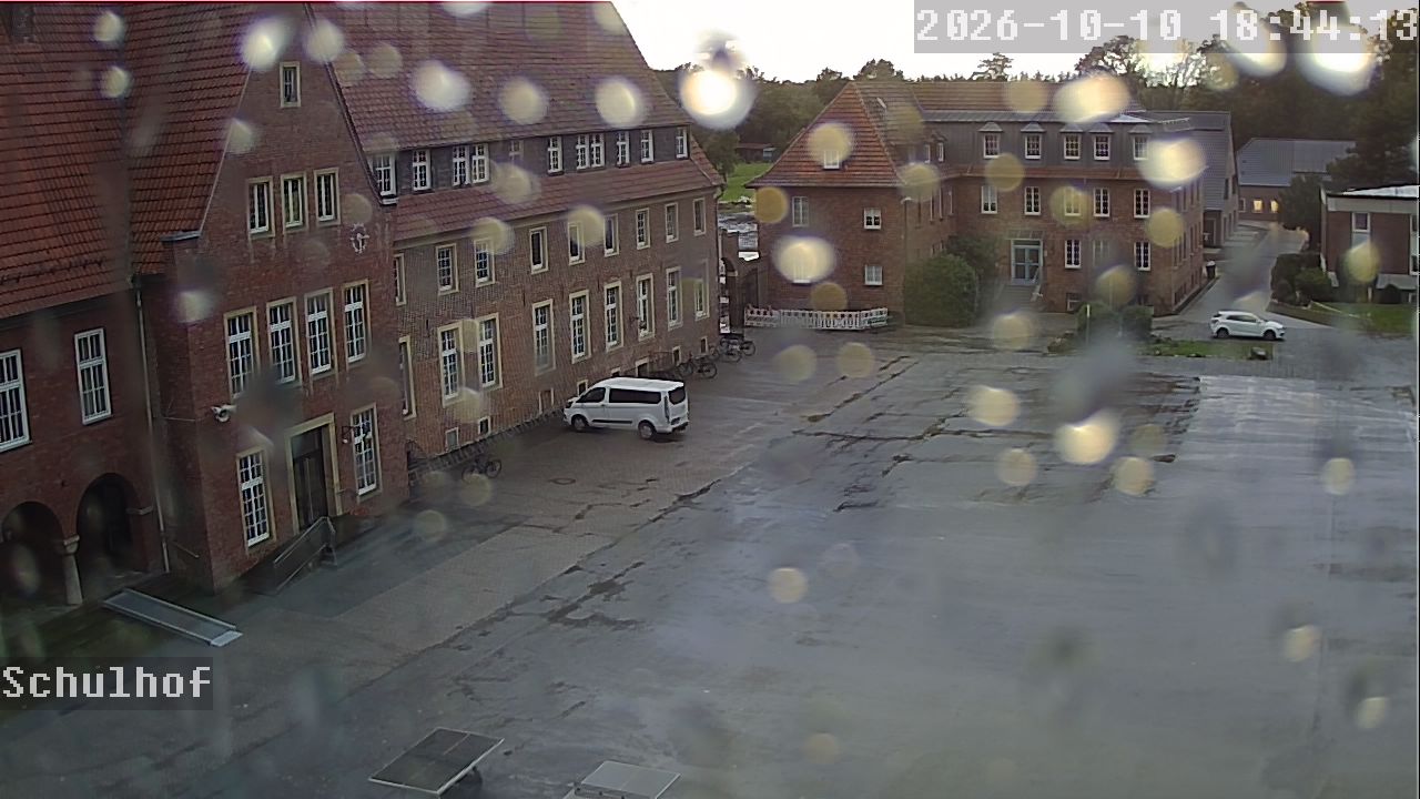 Webcam Schulhof 18:44
