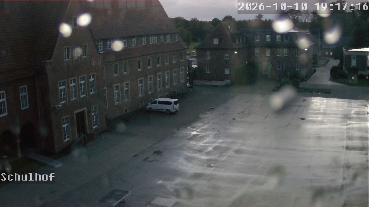 Webcam Schulhof 19:17