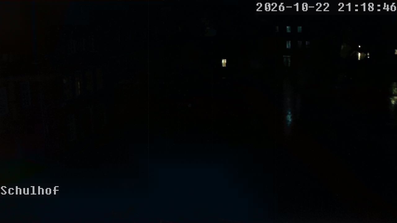 Webcam Schulhof 21:18