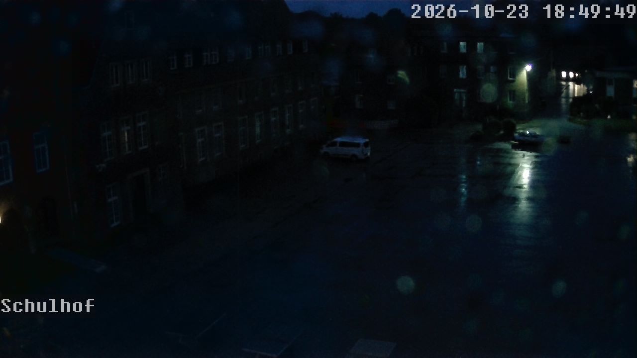Webcam Schulhof 18:49
