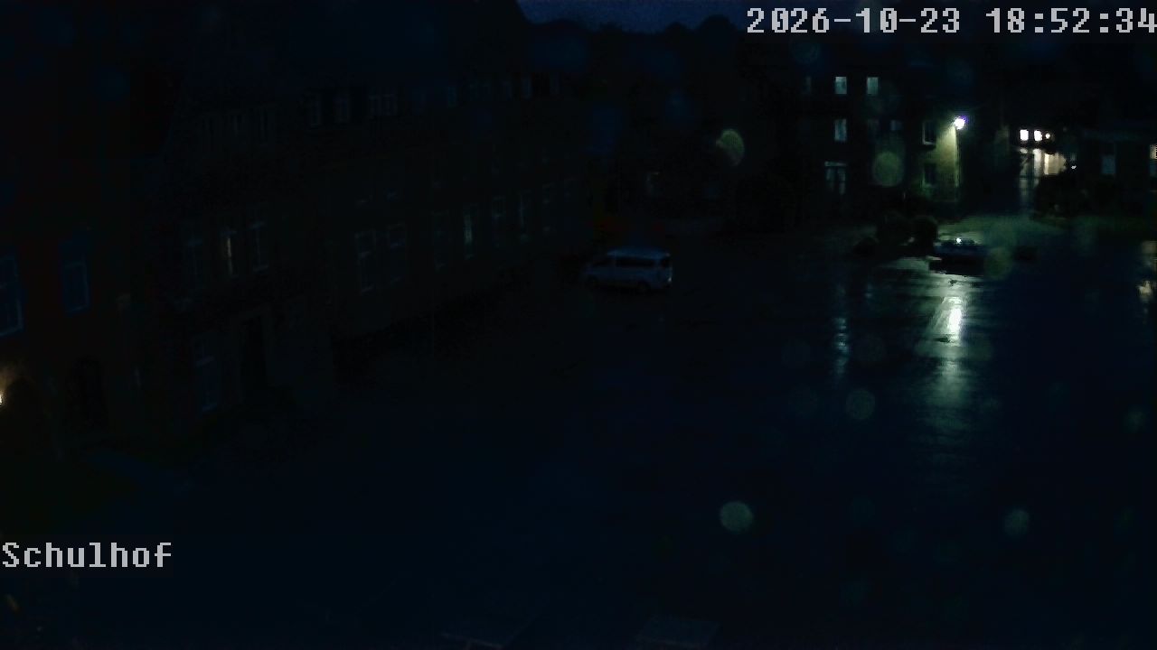 Webcam Schulhof 18:52