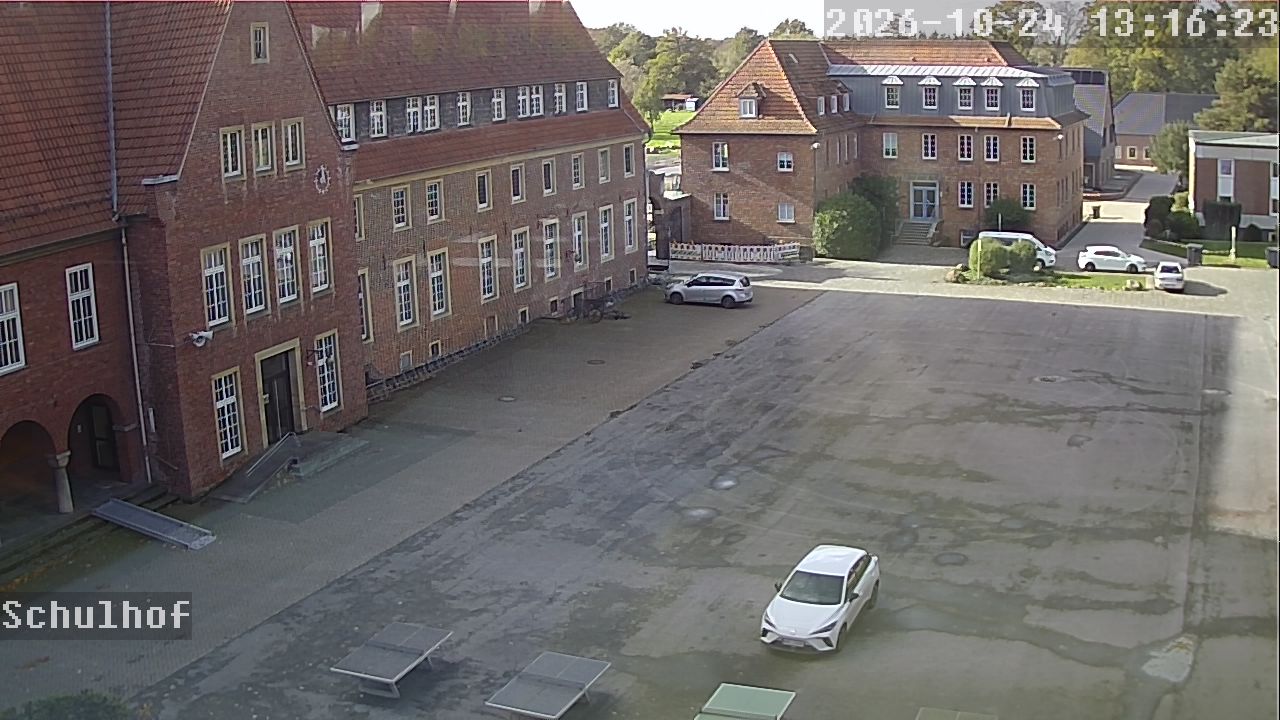 Webcam Schulhof 13:16