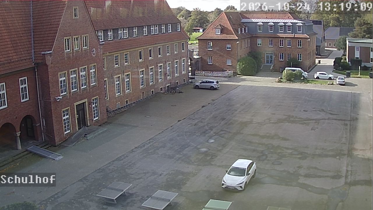 Webcam Schulhof 13:19