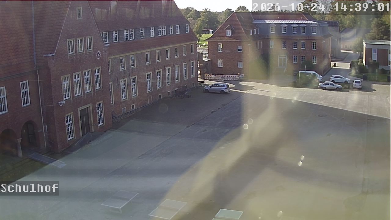 Webcam Schulhof 14:39