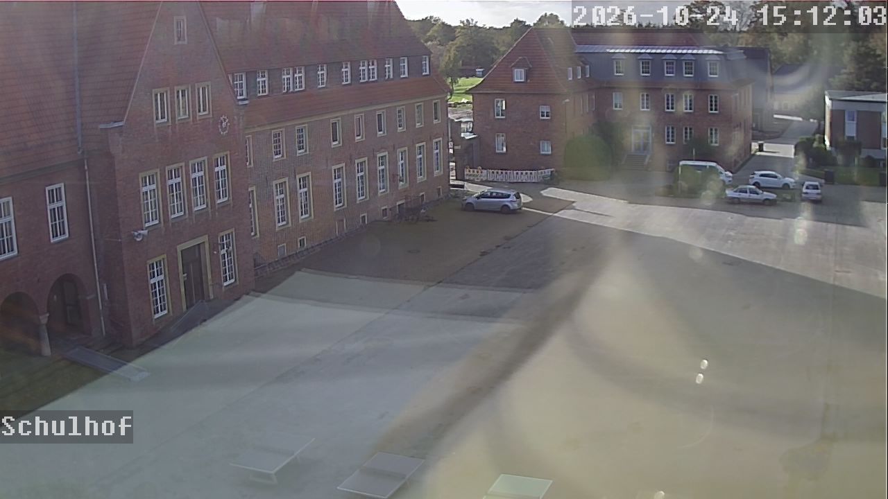 Webcam Schulhof 15:12