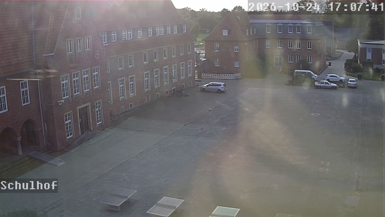 Webcam Schulhof 17:07