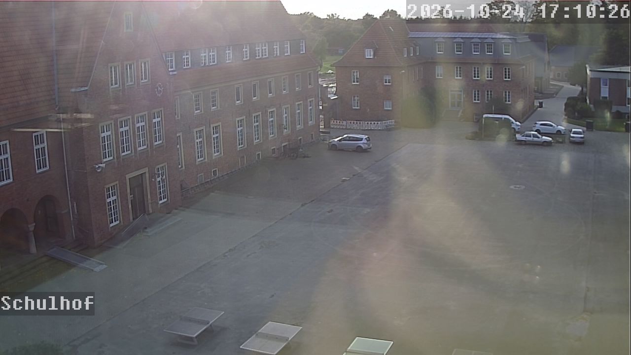 Webcam Schulhof 17:10